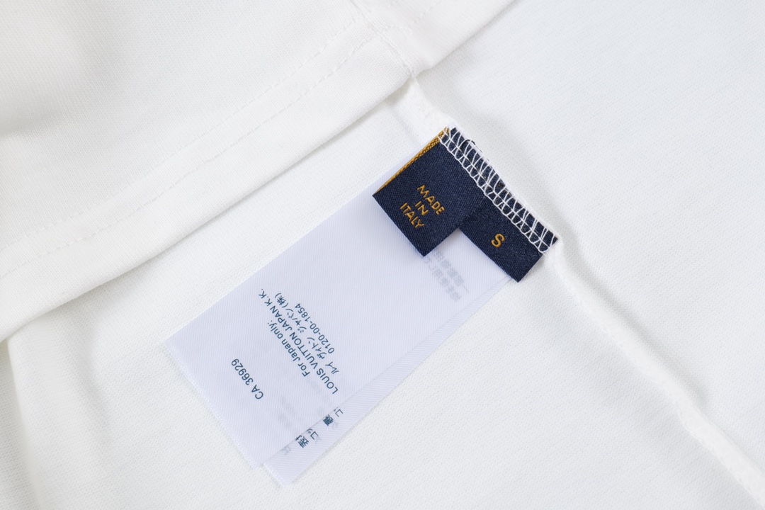 0b8da405.jpg LV T-Shirt Monogram Print White