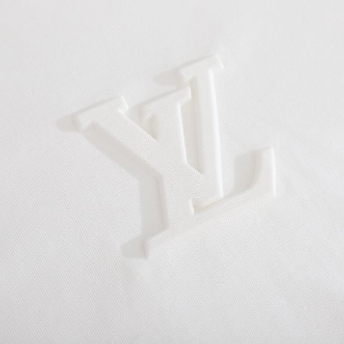 2-30-1.jpg LV T-shirt White Embroidered Logo
