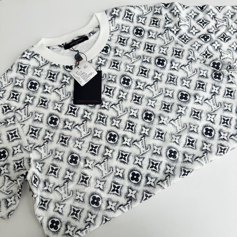 2e74353f.jpg LV T-shirt Monogram White Deep Black