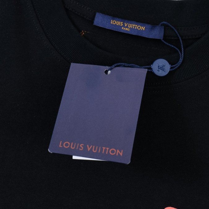 3-150.jpg LV T-Shirt Multicolor Logo Black