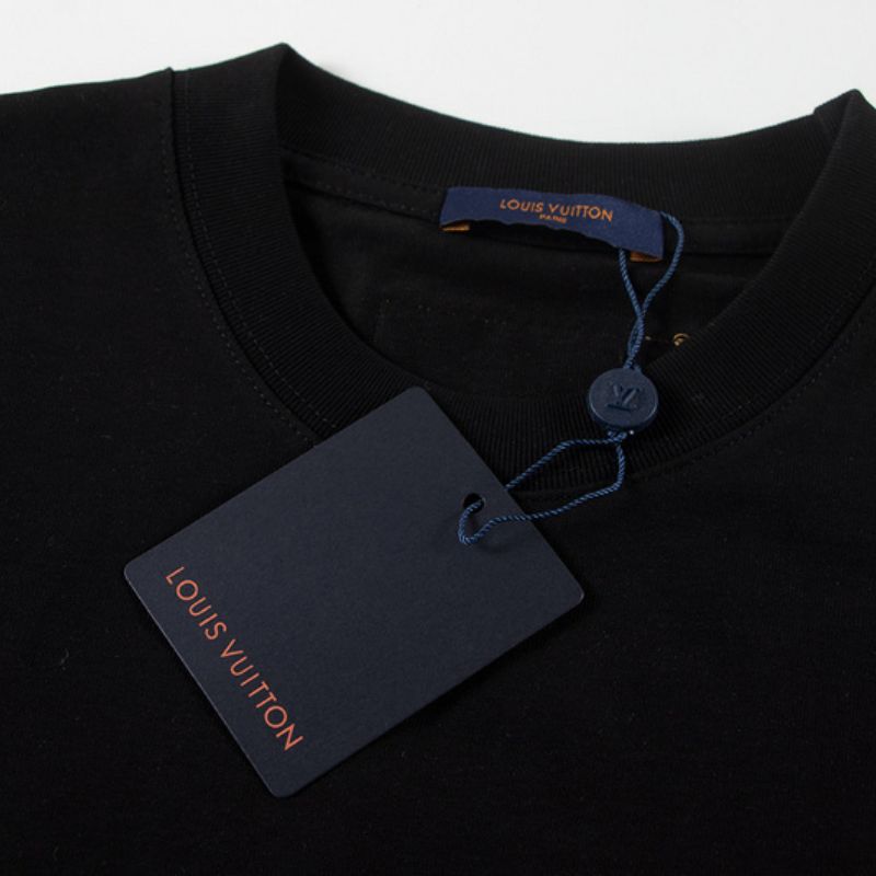 3-229.jpg LV T-shirt
