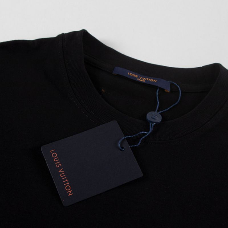 3-238.jpg LV T-shirt