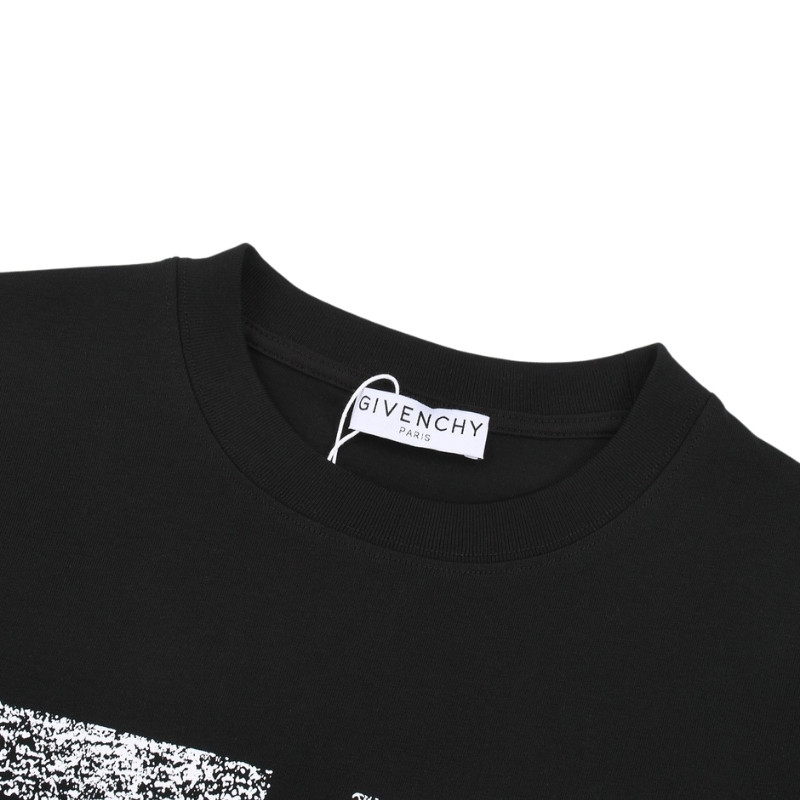 3-74-3.jpg GVNCHY T-Shirt