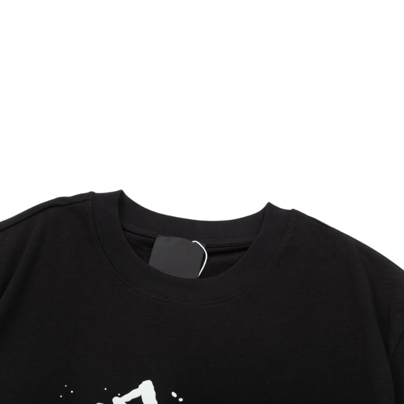4-76-2.jpg GVNCHY T-shirt