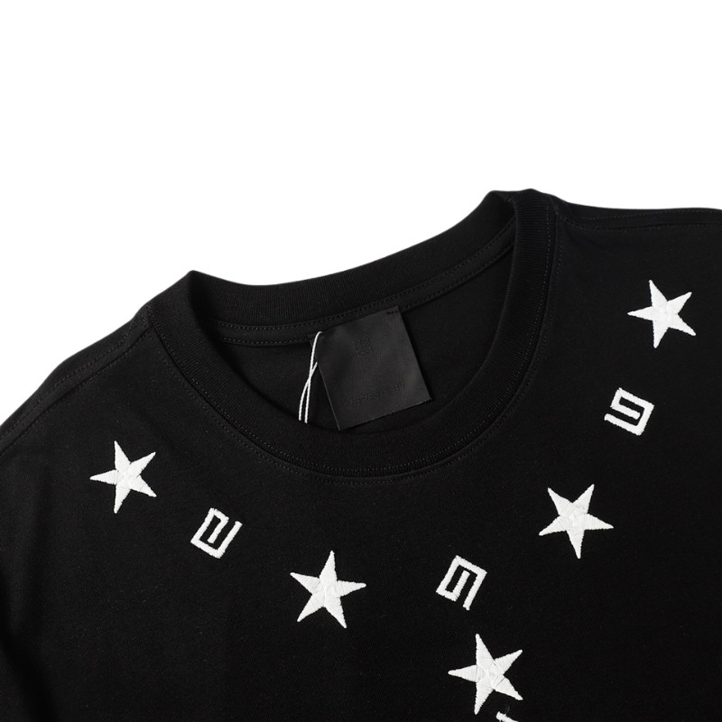 5-82-1.jpg GVNCHY T-Shirt