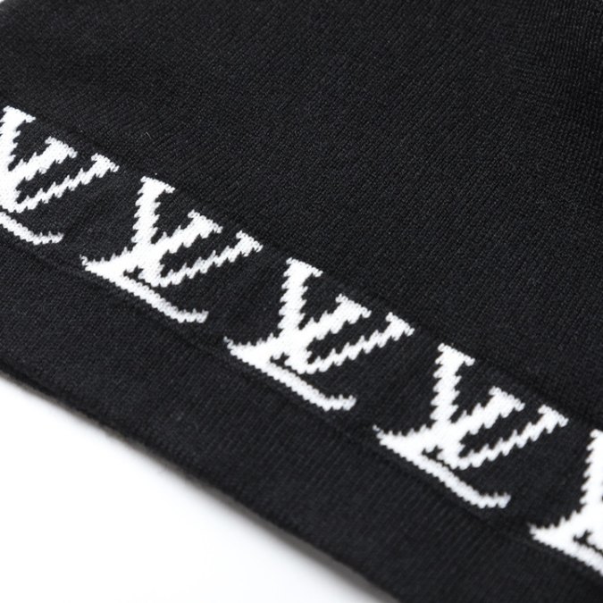 5-86-1.jpg LV T-shirt Black Sleeve Monogram