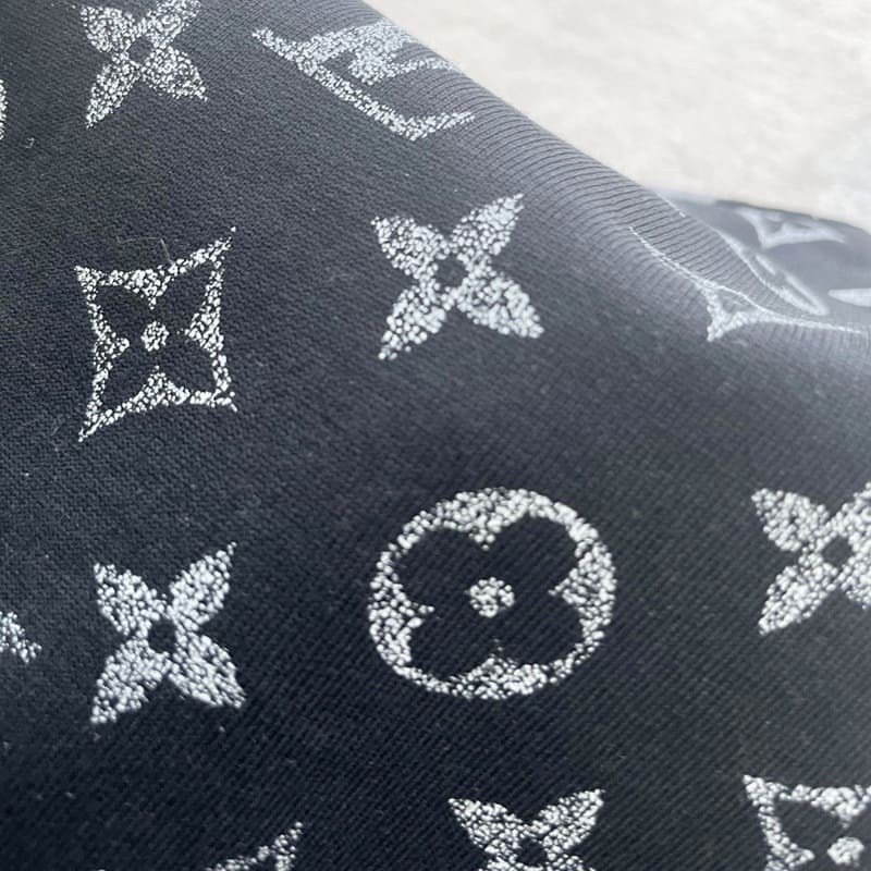 83f6c449.jpg LV T-shirt Gradient Cotton Black