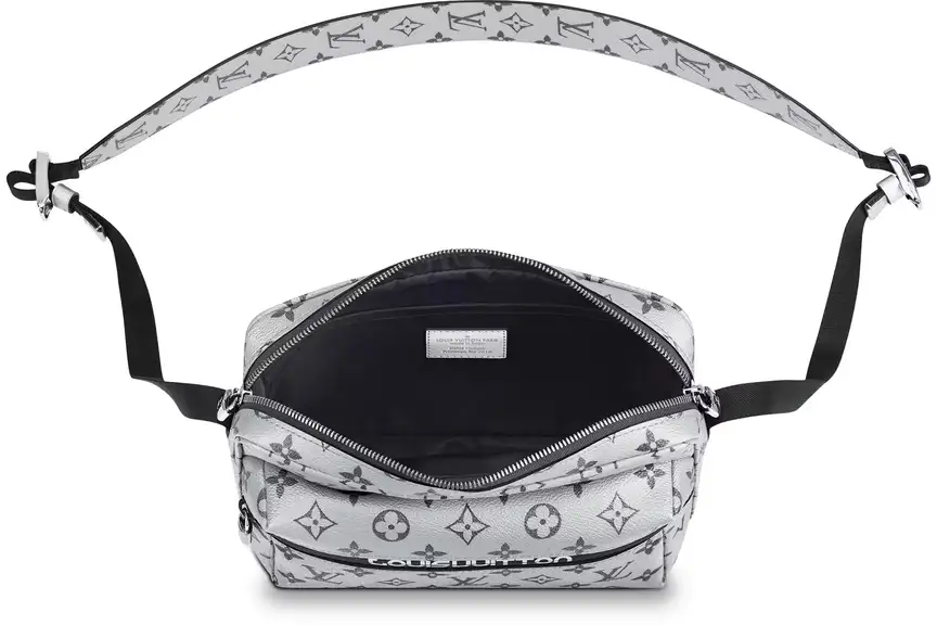 SHOULDER BAG
