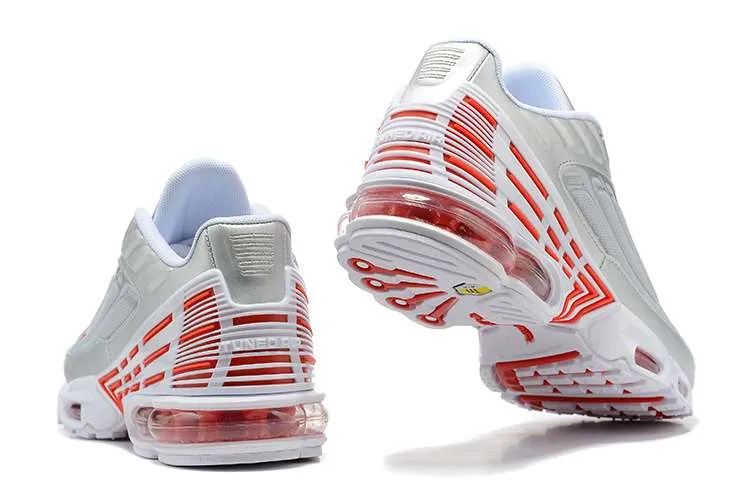 air-max-plus-tn-3-grey-red-2.webp AIR MAX PLUS TN 3 ‘GREY RED’