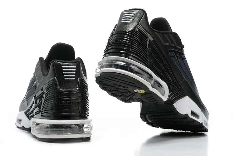 AIR MAX PLUS TN 3 ‘HALF RED BLACK’