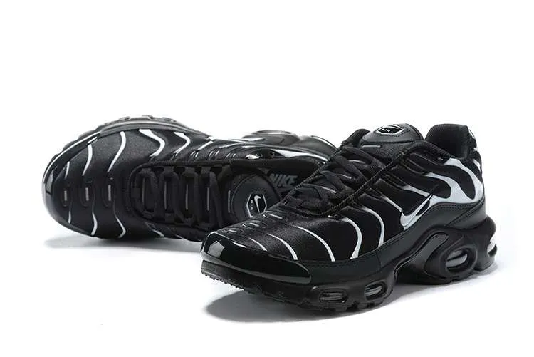 AIR MAX PLUS TN ‘BLACK METALLIC’