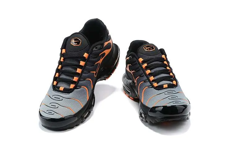 air-max-plus-tn-black-total-orange-2.webp AIR MAX PLUS TN ‘BLACK TOTAL ORANGE’