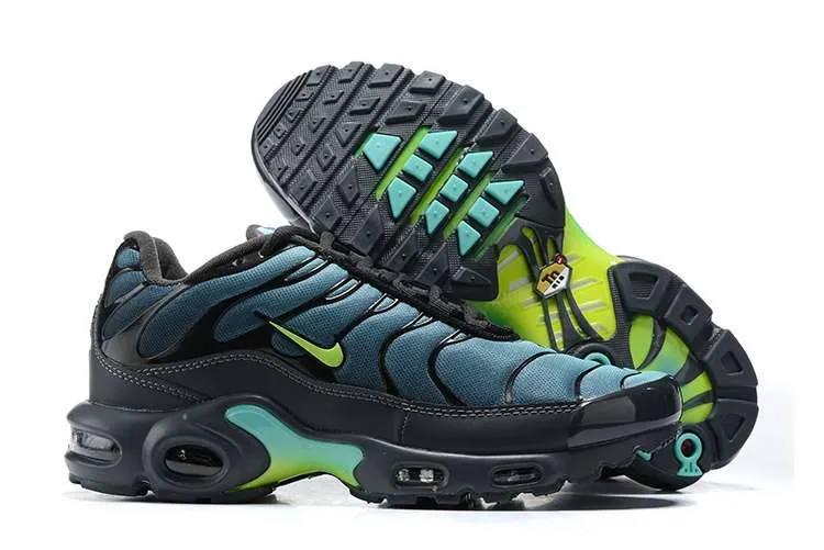 air-max-plus-tn-iridescent-1.webp AIR MAX PLUS TN ‘IRIDESCENT’