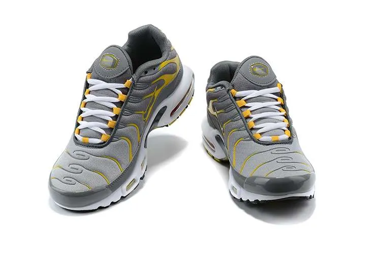 AIR MAX PLUS TN ‘PARTICLE GREY SULFUR’