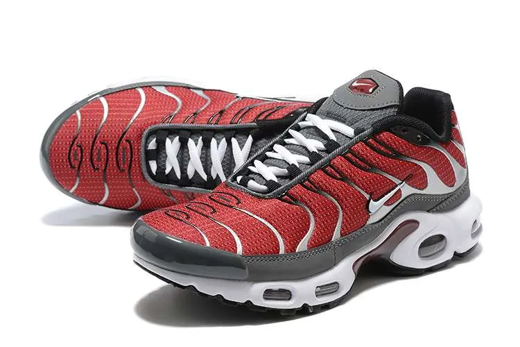 air-max-plus-tn-red-and-grey-2.webp AIR MAX PLUS TN ‘RED AND GREY’