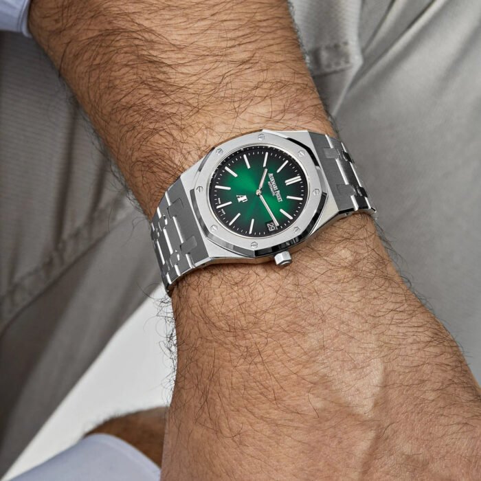 AP Royal Oak 15202PT.OO.1240PT.01 ‘Jumbo’ Extra-Thin Platinum Green Dial