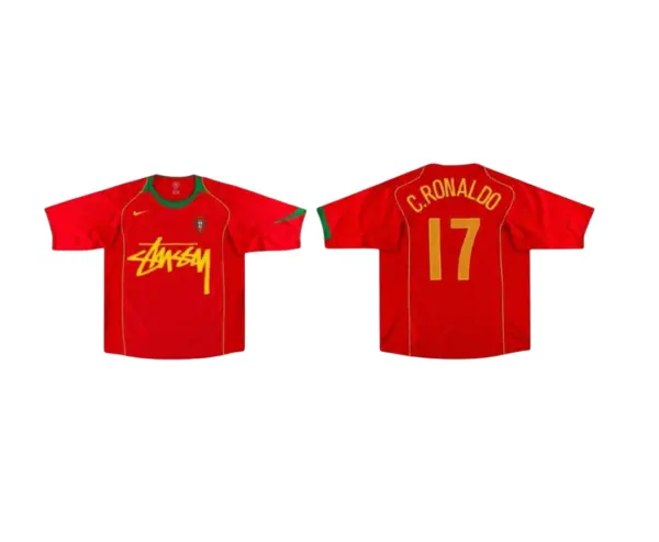 camiseta-edicion-especial-retro-portugal-x-stussy.webp Camiseta Edición Especial Retro Portugal x Stüssy