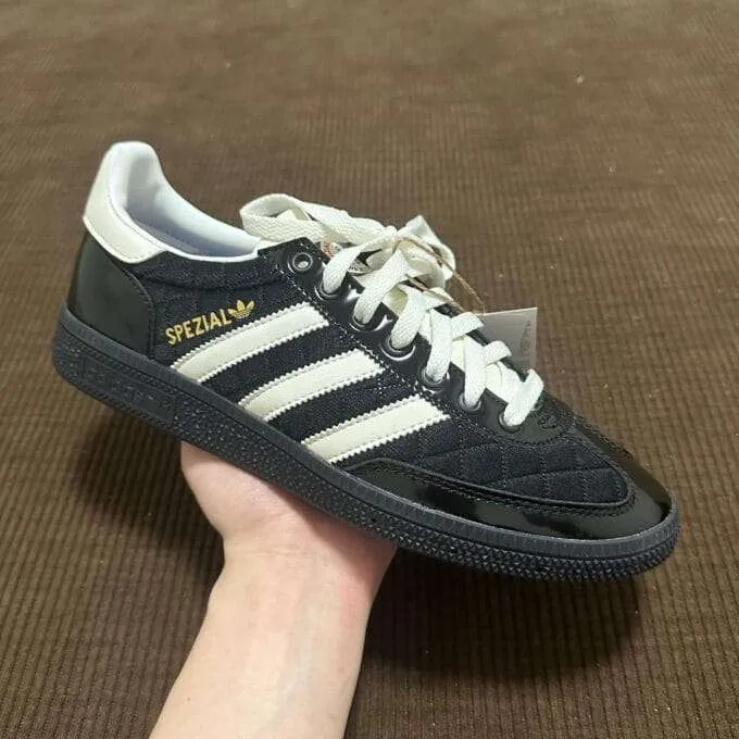 Handball Spezial «Core Black White»