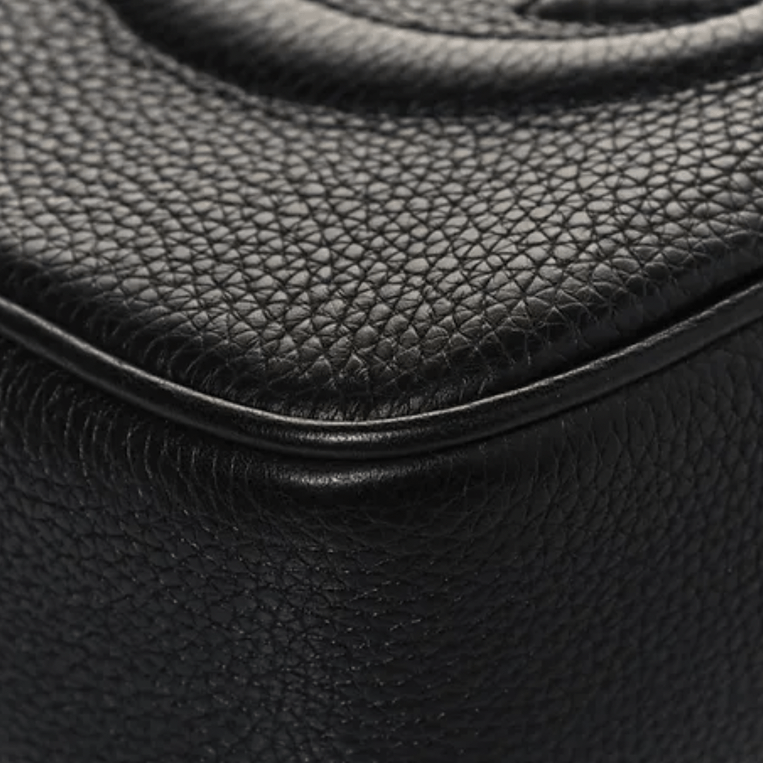 BORSA SOHO NERA IN PELLE MARTELLATA