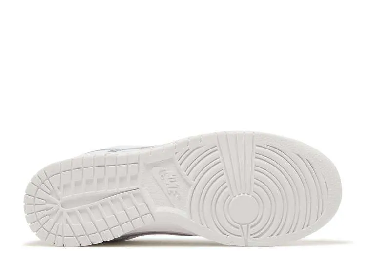 sb-dunk-low-triple-white-3.webp SB DUNK LOW ‘TRIPLE WHITE’