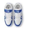 Trainer Blue