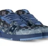 Trainer Blue