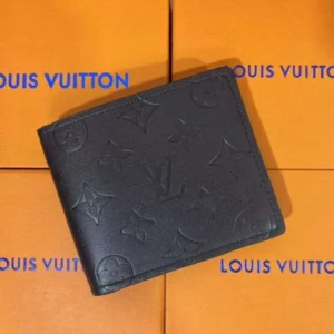 wallet-louis-vuitton-embossed-monogram-in-black-lv067.webp Wallet Louis Vuitton Embossed Monogram in Black LV067