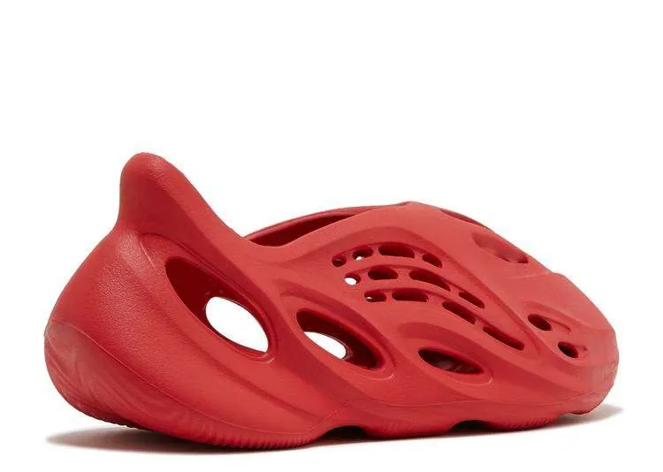 YEEZY FOAM RUNNER ‘VERMILLON’